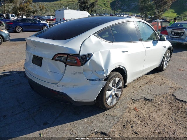 2023 TESLA MODEL Y 7SAYGDEE9PA080338 Photo 3