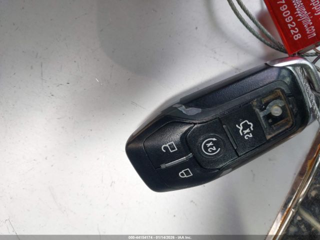 2017 FORD MUSTANG 1FATP8UH3H5204240 Photo 10