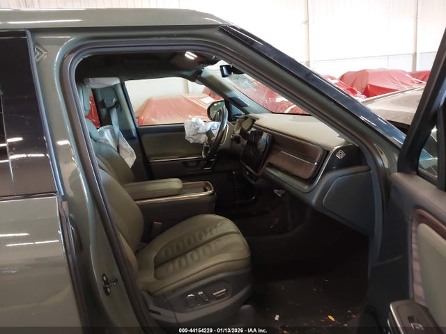 7FCTGAALXNN004908 Rivian R1t Launch Edition