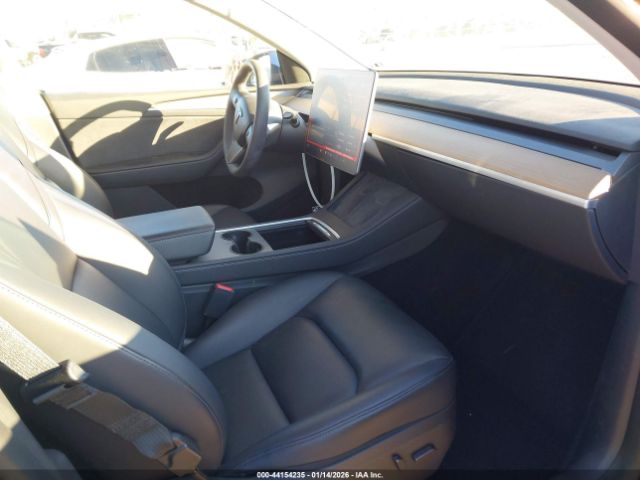 2023 TESLA MODEL Y 7SAYGDEF8PA052748 Photo 4