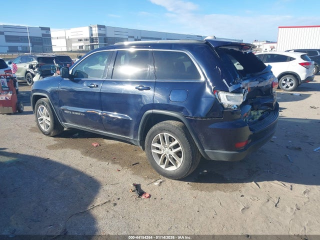 2018 JEEP GRAND CHEROKEE 1C4RJEAG0JC301137 Photo 2