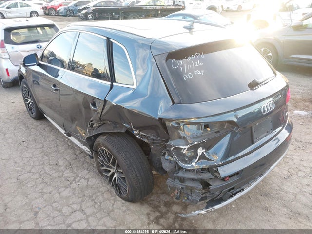 2019 AUDI Q5 WA1BNAFY3K2065598 Photo 2