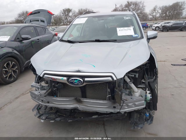 JF2SKAUCXLH443695 Subaru Forester Limited