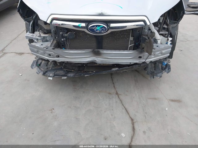 JF2SKAUCXLH443695 Subaru Forester Limited