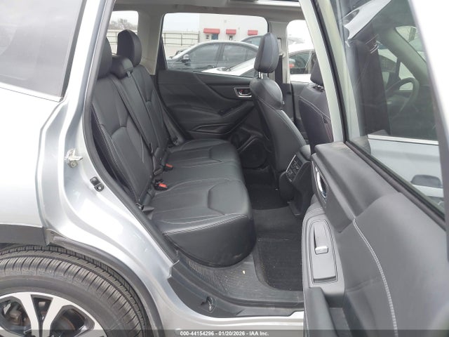 JF2SKAUCXLH443695 Subaru Forester Limited