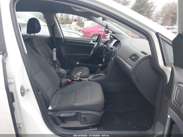 2018 VOLKSWAGEN GOLF SPORTWAGEN 3VW217AU2JM766601 Photo 4