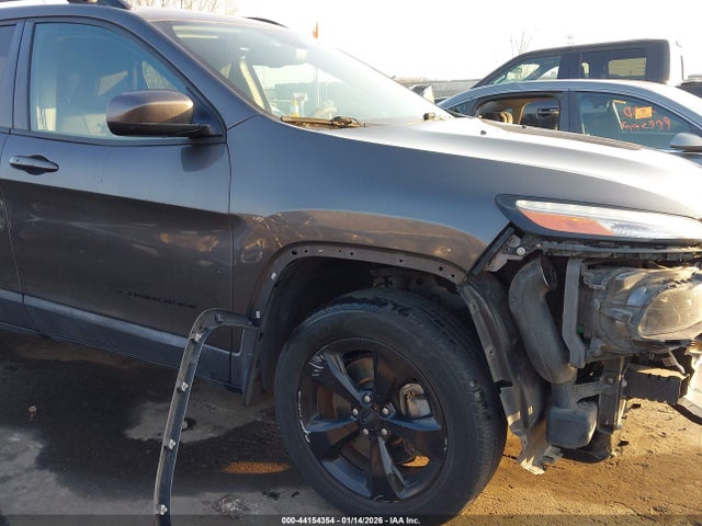 1C4PJMCS6GW123096 Jeep Cherokee Altitude