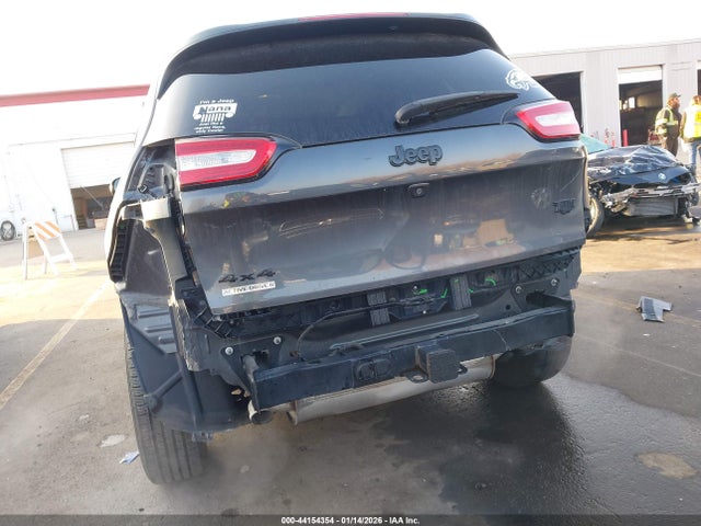 1C4PJMCS6GW123096 Jeep Cherokee Altitude