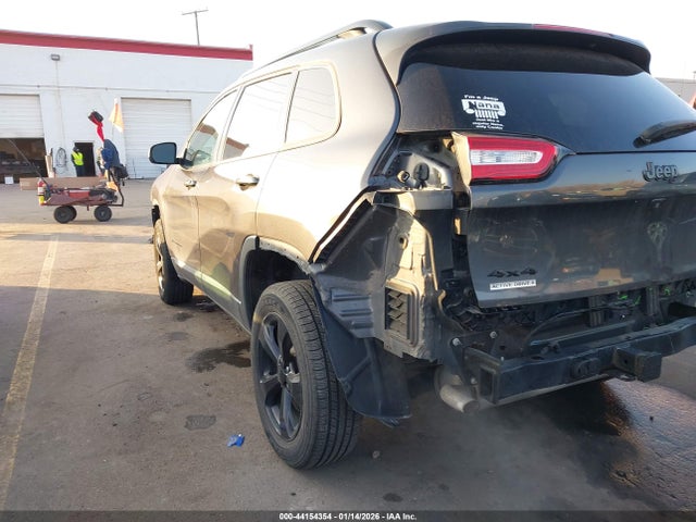 1C4PJMCS6GW123096 Jeep Cherokee Altitude