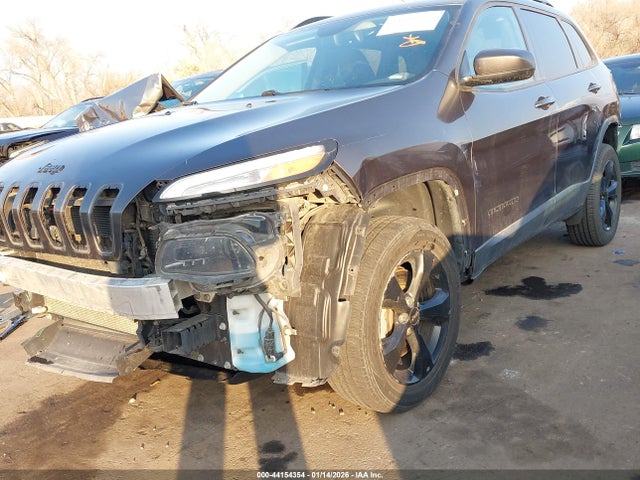 1C4PJMCS6GW123096 Jeep Cherokee Altitude