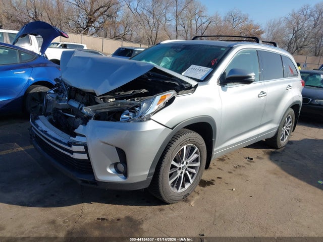 5TDJZRFHXJS860403 Toyota Highlander Xle