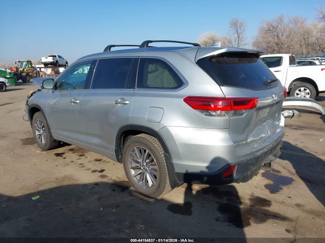 5TDJZRFHXJS860403 Toyota Highlander Xle