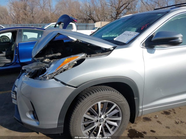 5TDJZRFHXJS860403 Toyota Highlander Xle