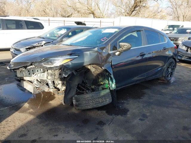 Chevrolet Cruze Lt Auto 2018 3G1BE6SM4JS638686 Image 2