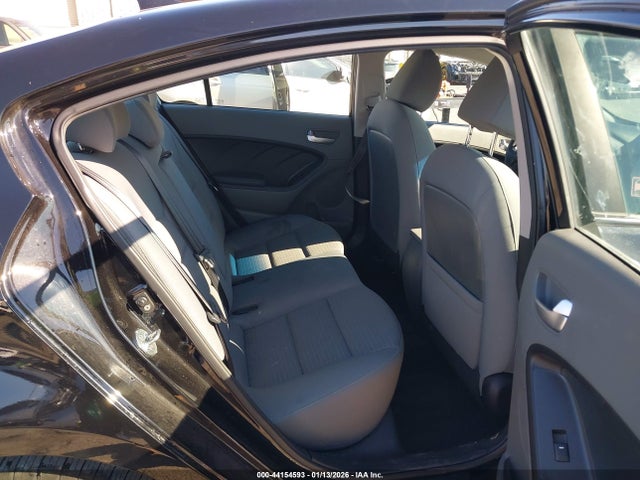 KIA FORTE LX 2017 3KPFL4A72HE026817 Image 8