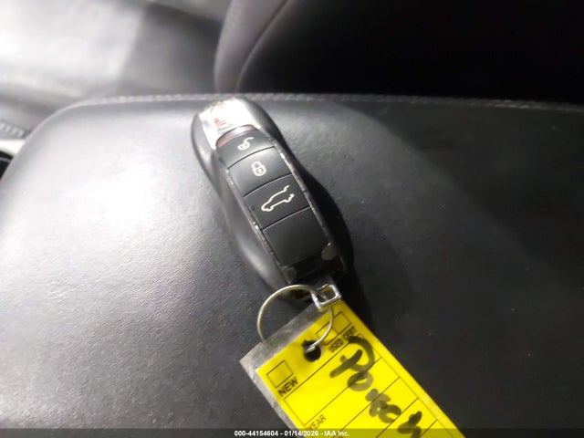 2016 PORSCHE MACAN WP1AB2A59GLB52757 Photo 10