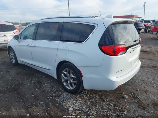 2018 CHRYSLER PACIFICA 2C4RC1GG3JR268944 Photo 2