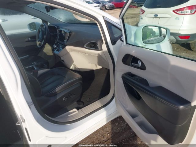 2018 CHRYSLER PACIFICA 2C4RC1GG3JR268944 Photo 4