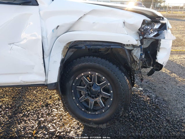 JTEBU5JR4K5673415 Toyota 4RUNNER SR5