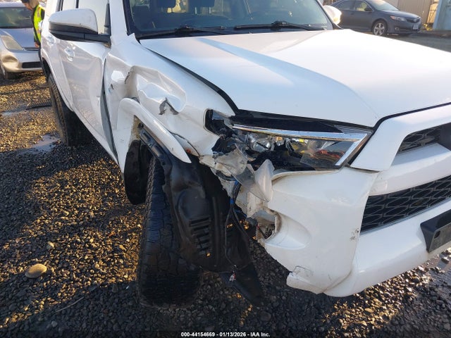 JTEBU5JR4K5673415 Toyota 4RUNNER SR5