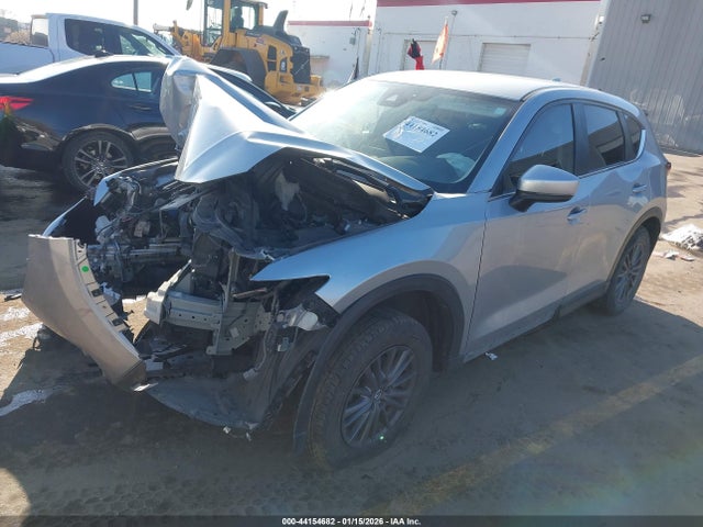 Mazda CX-5 SPORT 2017 JM3KFBBLXH0124922 Image 2