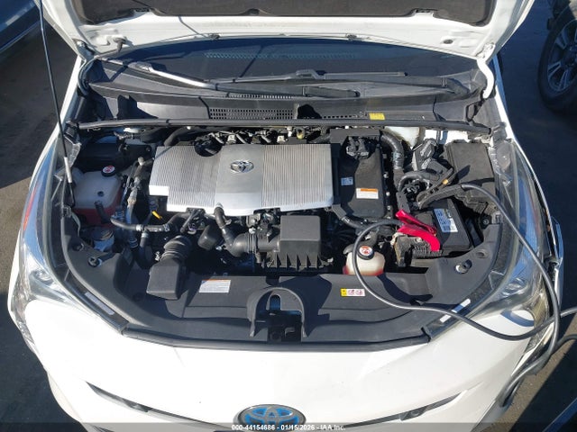 JTDKARFU7H3046214 Toyota Prius Three Touring
