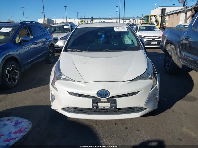 JTDKARFU7H3046214 Toyota Prius Three Touring