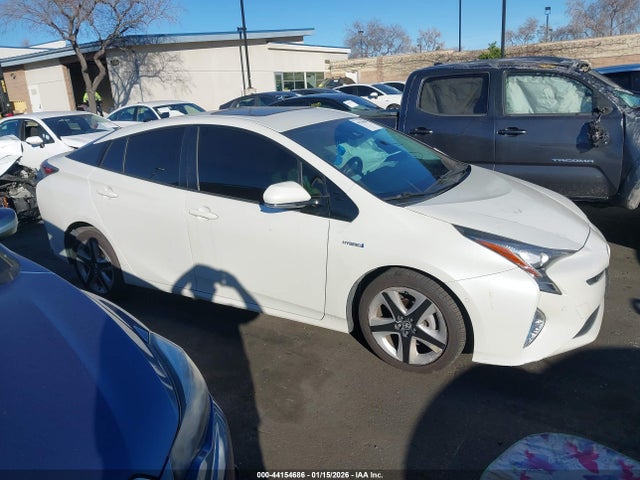 JTDKARFU7H3046214 Toyota Prius Three Touring
