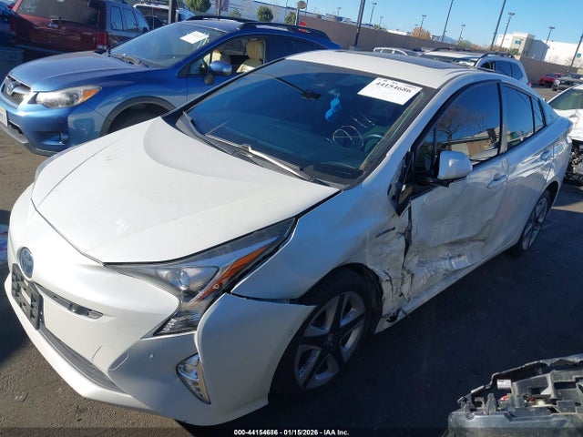 JTDKARFU7H3046214 Toyota Prius Three Touring