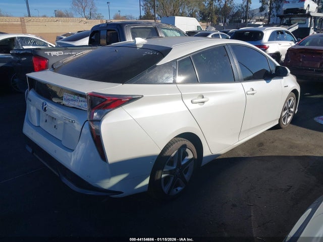 JTDKARFU7H3046214 Toyota Prius Three Touring