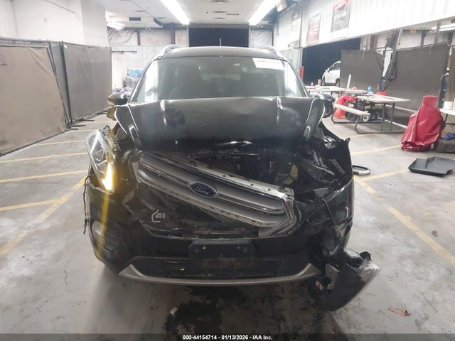 1FMCU0J97JUD15737 Ford Escape Titanium