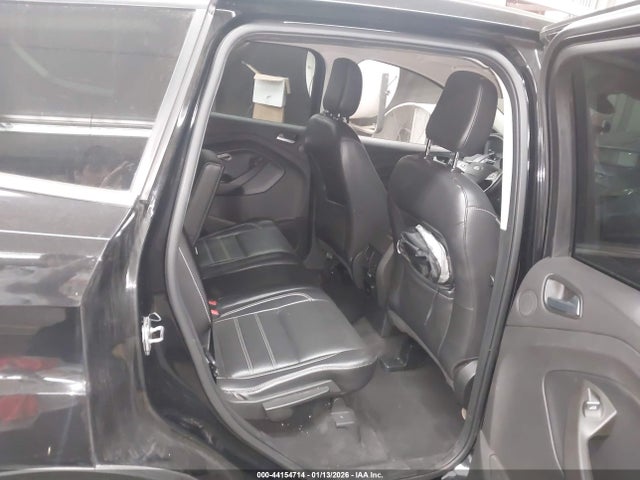 1FMCU0J97JUD15737 Ford Escape Titanium