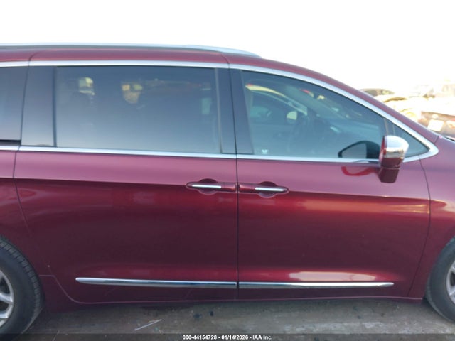 Продажа на аукционе авто 2017 Chrysler Pacifica Limited, vin: 2C4RC1GG9HR529665, номер лота: 44154728
