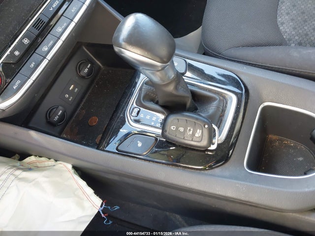 2017 HYUNDAI IONIQ HYBRID KMHC75LCXHU038802 Photo 10