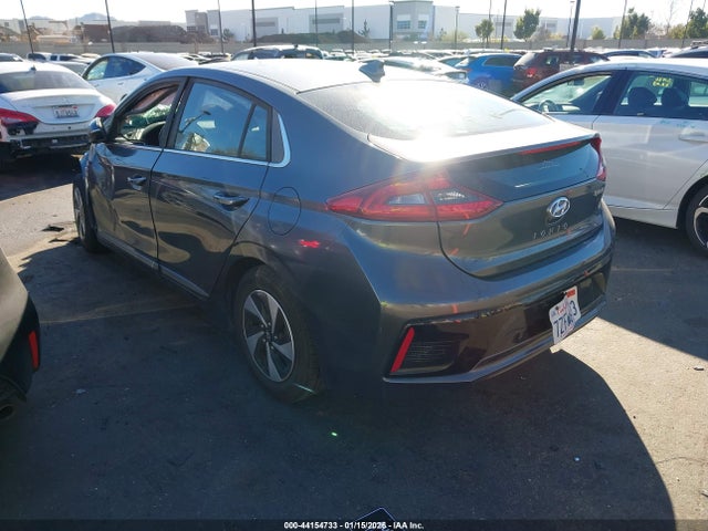 2017 HYUNDAI IONIQ HYBRID KMHC75LCXHU038802 Photo 2