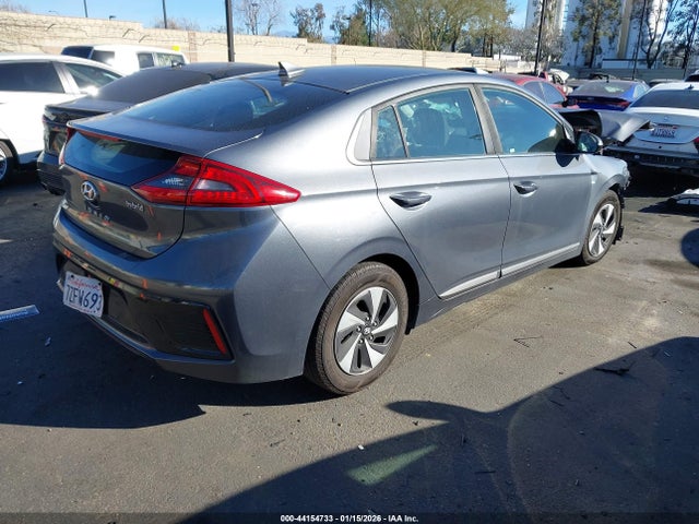 2017 HYUNDAI IONIQ HYBRID KMHC75LCXHU038802 Photo 3
