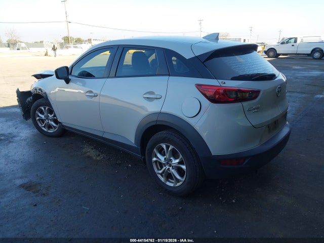 2018 MAZDA CX-3 JM1DKFB78J0316949 Photo 2
