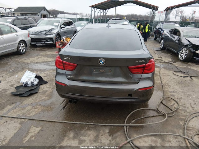 44154768 :رقم المزاد ، WBA8Z9C5XJG828325 vin ، 2018 Bmw 330i Gran Turismo Xdrive مزاد بيع