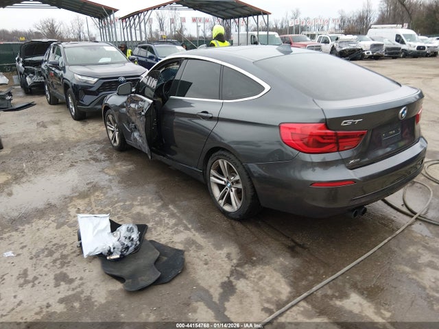 2018 BMW 330I GRAN TURISMO WBA8Z9C5XJG828325 Photo 2