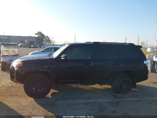 JTEZU5JR8K5197247 Toyota 4RUNNER SR5