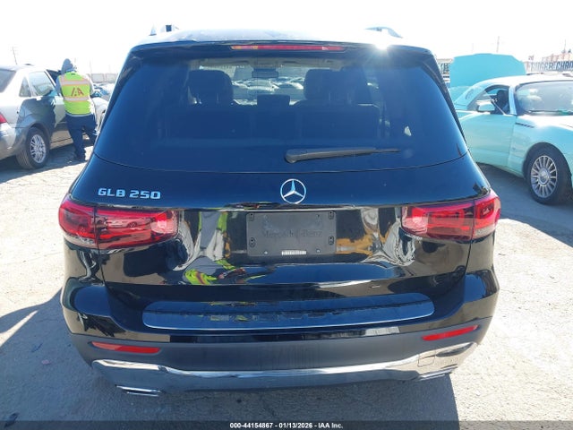 W1N4M4GB6LW045636 Mercedes-Benz GLB 250