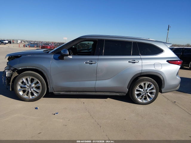 Toyota Highlander Limited 2021 5TDYZRAH0MS060655 Image 14
