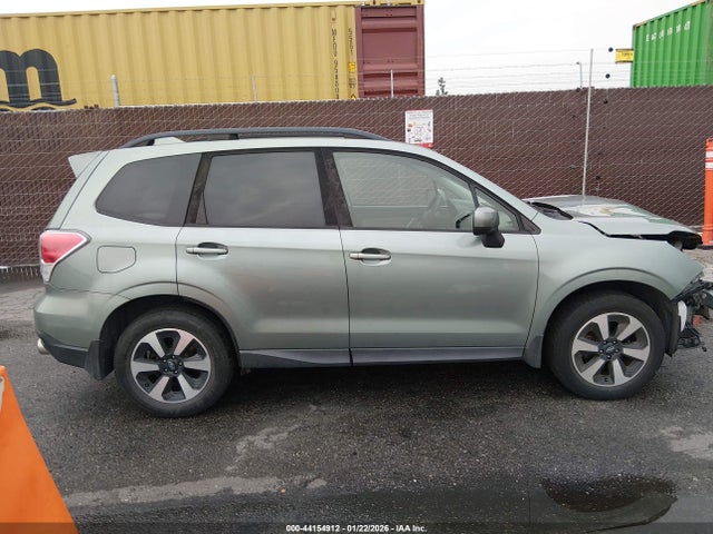 JF2SJAGC6JH506769 Subaru Forester 2.5i Premium