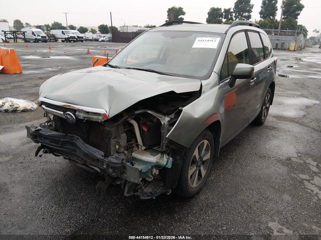 JF2SJAGC6JH506769 Subaru Forester 2.5i Premium