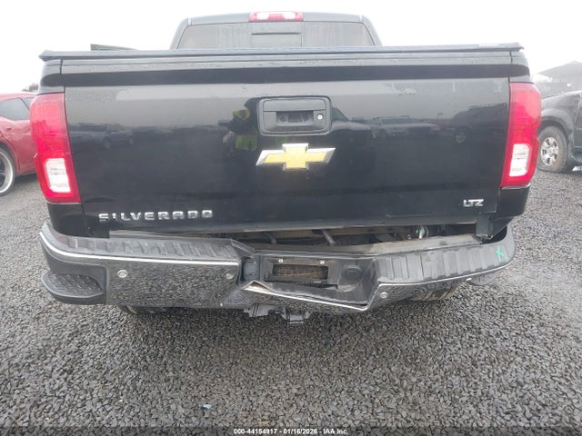 3GCUKSEJ2JG638210 Chevrolet Silverado 1500 1lz