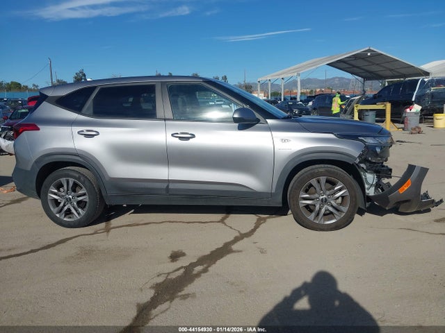 KNDEPCAA1N7249657 KIA Seltos Lx