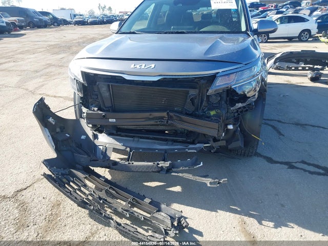 KNDEPCAA1N7249657 KIA Seltos Lx