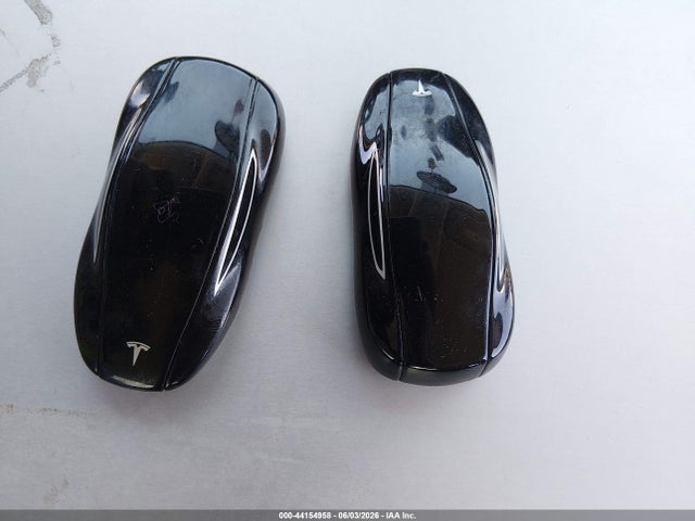2022 Tesla Model Y Performance Dual Motor All-wheel Drive მანქანა იყიდება აუქციონზე, vin: 7SAYGDEF9NF492672, აუქციონის ნომერი: 44154958