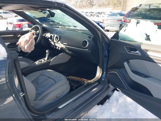 2017 AUDI A3 WAUY8LFF1H1046867 Photo 4