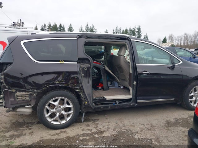 Chrysler Pacifica Touring L 2018 2C4RC1BG8JR312346 Image 14